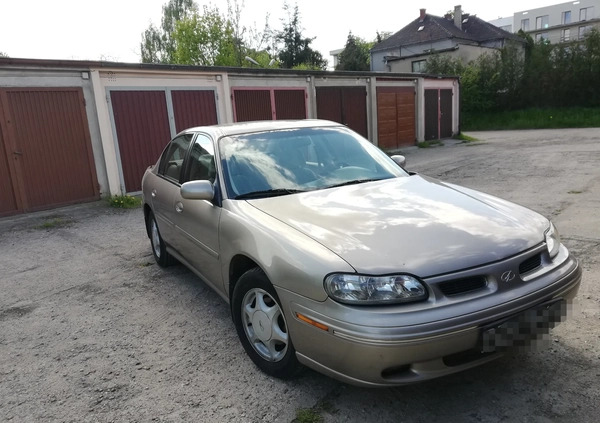 Oldsmobile Cutlass cena 32000 przebieg: 200000, rok produkcji 1997 z Szamotuły małe 191